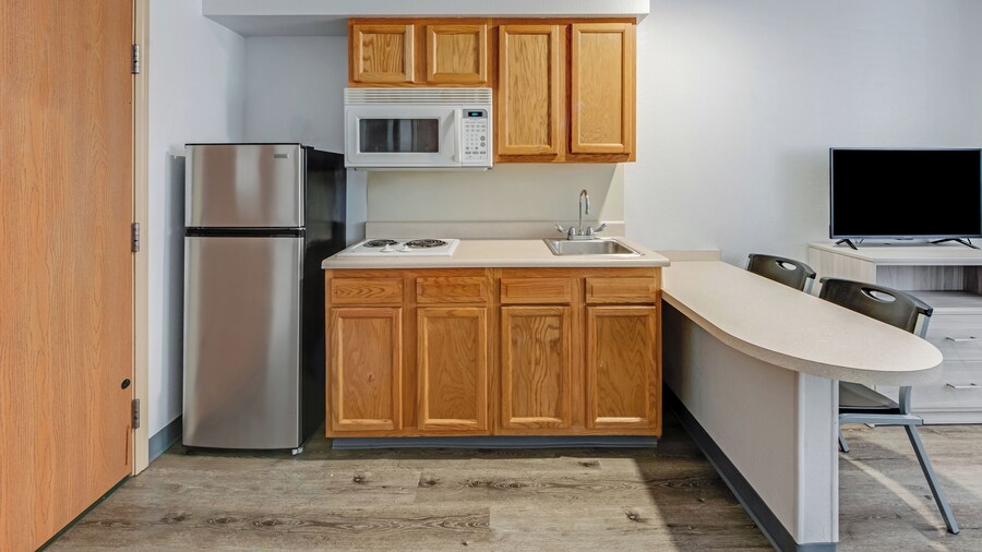 Birch Hill Suites Dayton - WP AFB