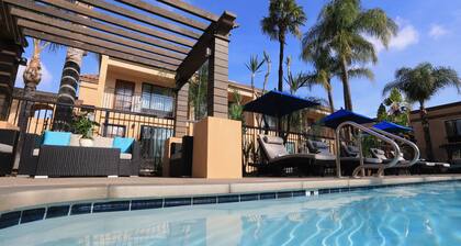 The Cove Hotel, Long Beach