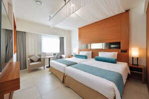 Premium bedding, in-room safe, blackout curtains, iron/ironing board