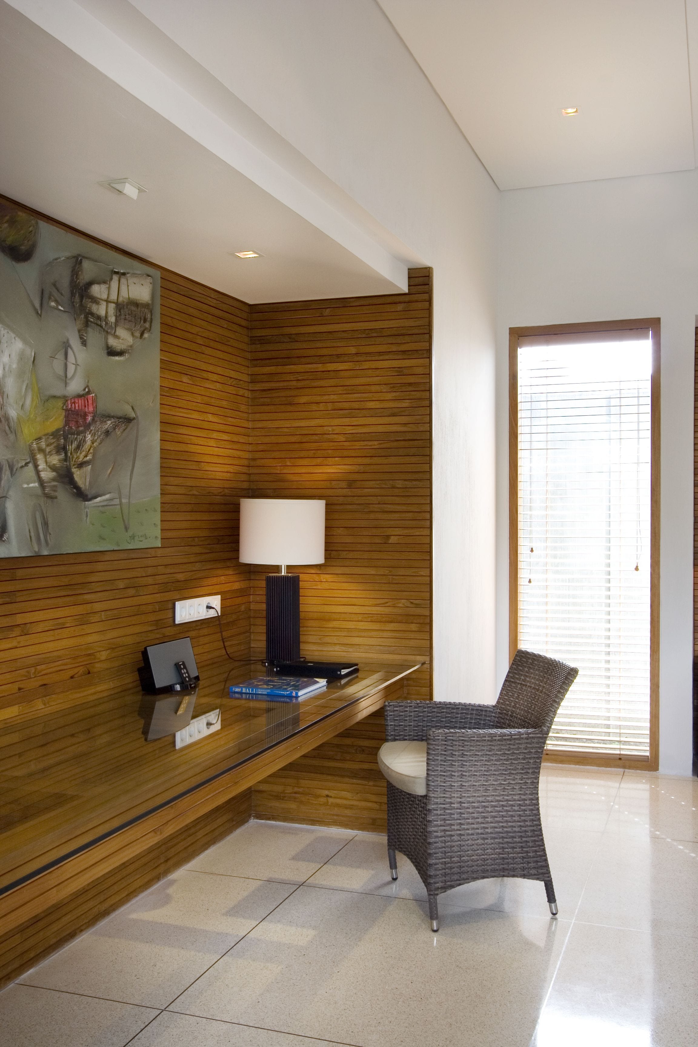 royal villa, 3 bedrooms, courtyard area (independent building across the street) | in-room business centre