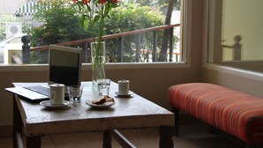Lobby sitting area - Altos De Balcarce Hotel (SALTA)