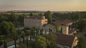 Property grounds - Hacienda Zorita Wine Hotel - Small Luxury Hotels (Valverdon)