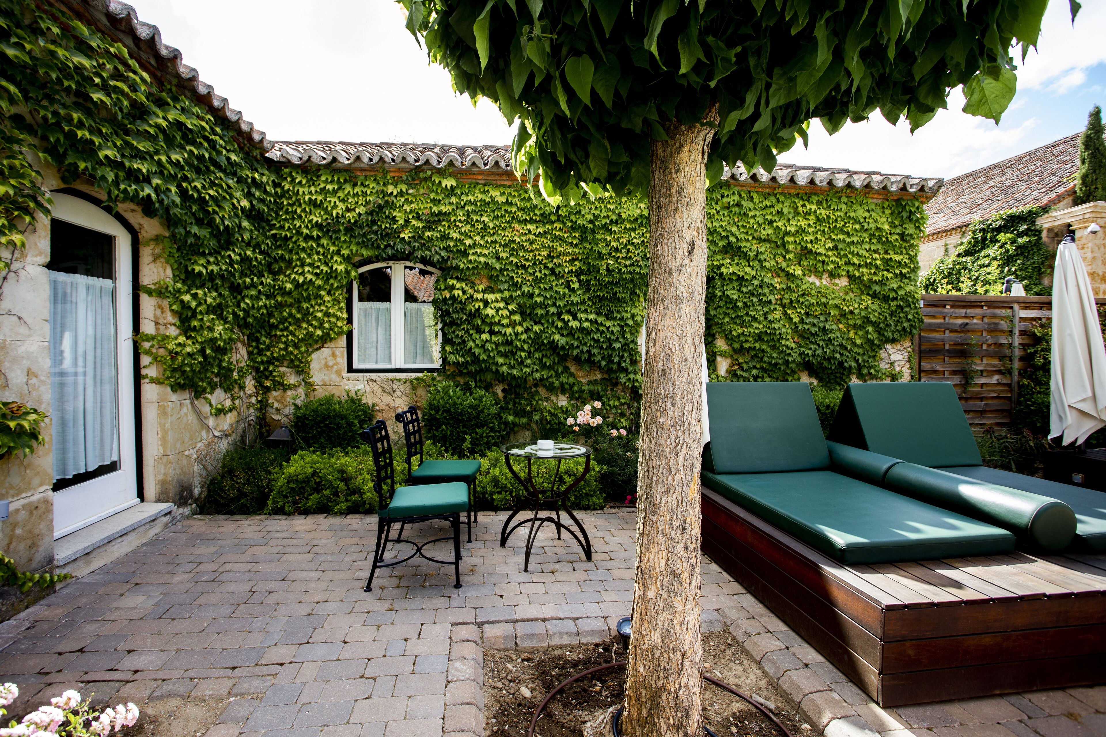 1 bedroom, in-room safe, desk, blackout curtains