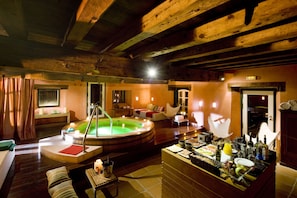 Body treatments, body wraps, body scrubs, facials, 2 treatment rooms