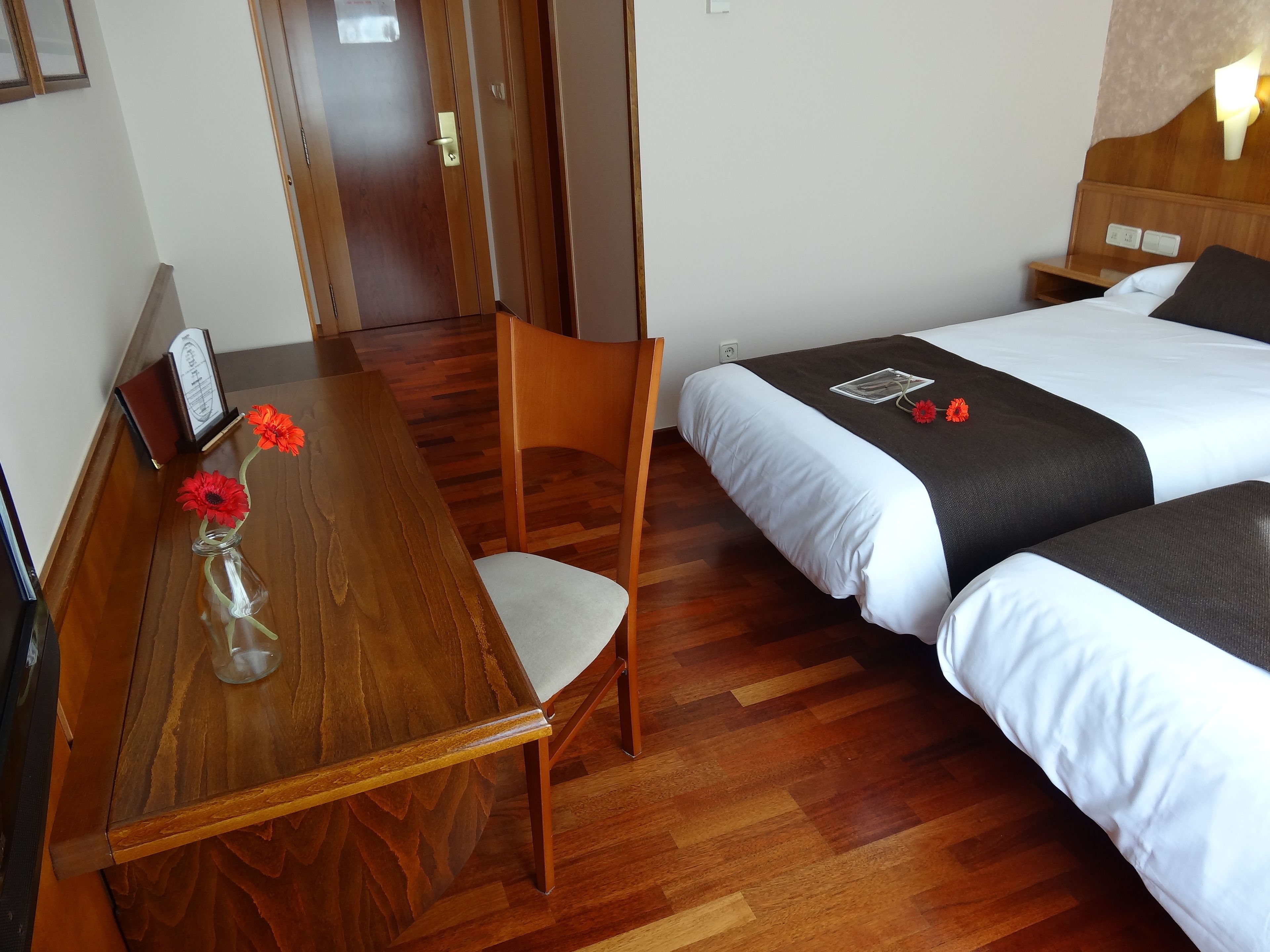 down duvets, desk, soundproofing, free wifi