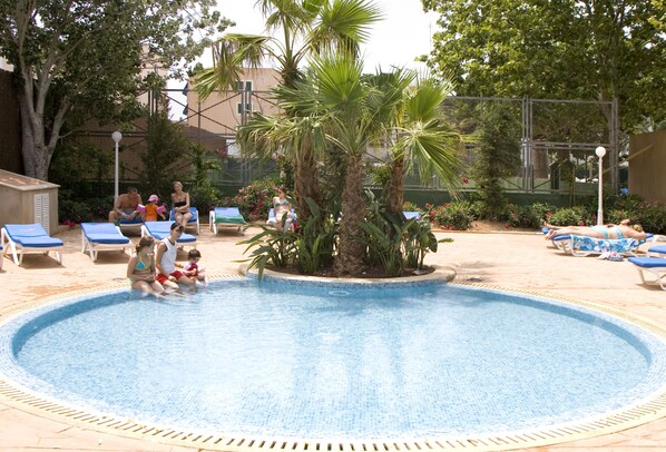 Children’s play area – outdoor