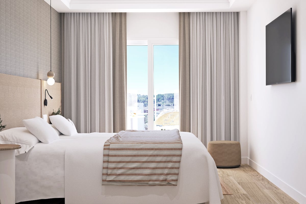 Superior tweepersoonskamer, balkon | 1 slaapkamer, een kluis op de kamer, een bureau, gratis wifi