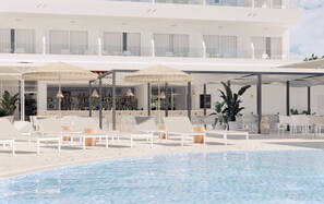 Piscine extérieure, chaises longues