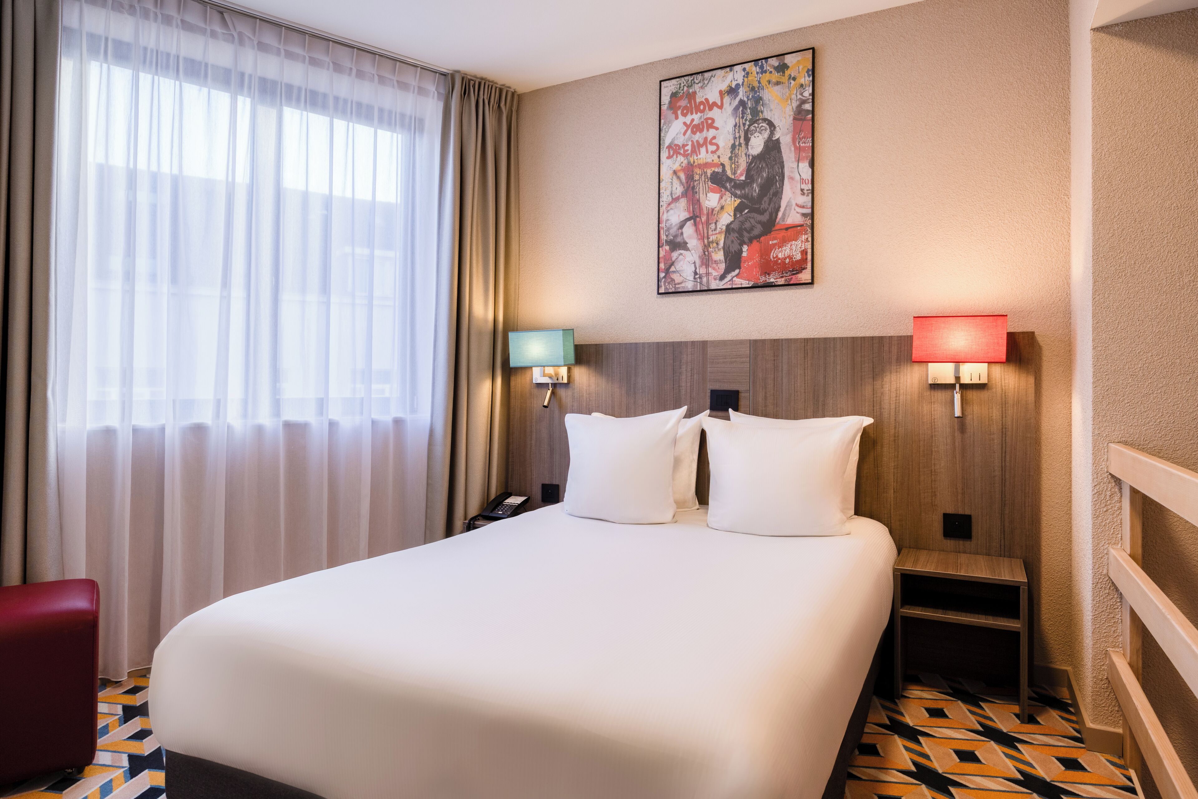 Deluxe-dobbeltværelse - mezzanin | Pengeskab på værelset, skrivebord, lydisolering, strygejern/strygebræt