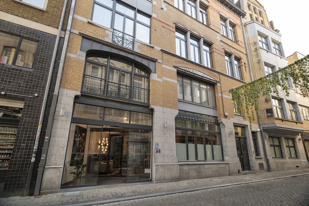 Alma Grand Place Hotel