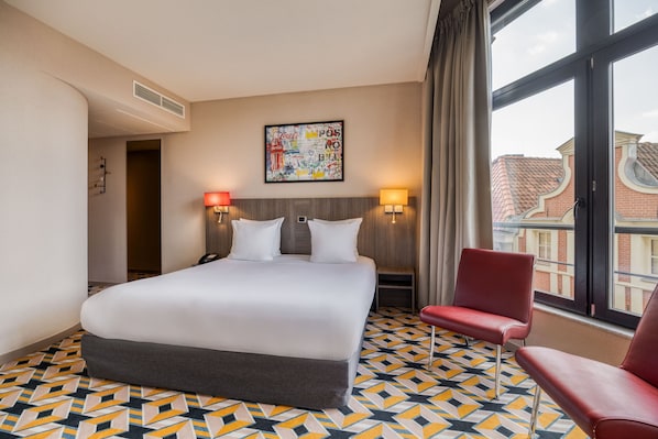 Family Duplex, Mezzanine