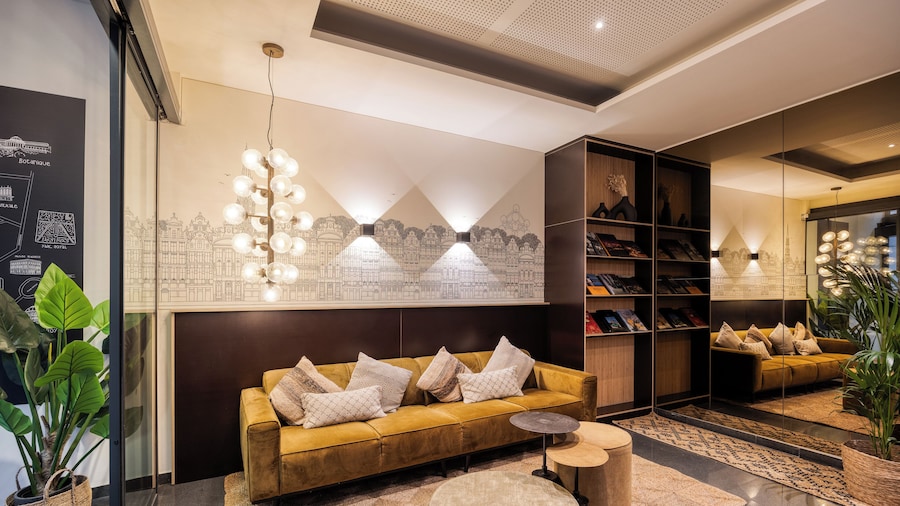 Alma Grand Place Hotel