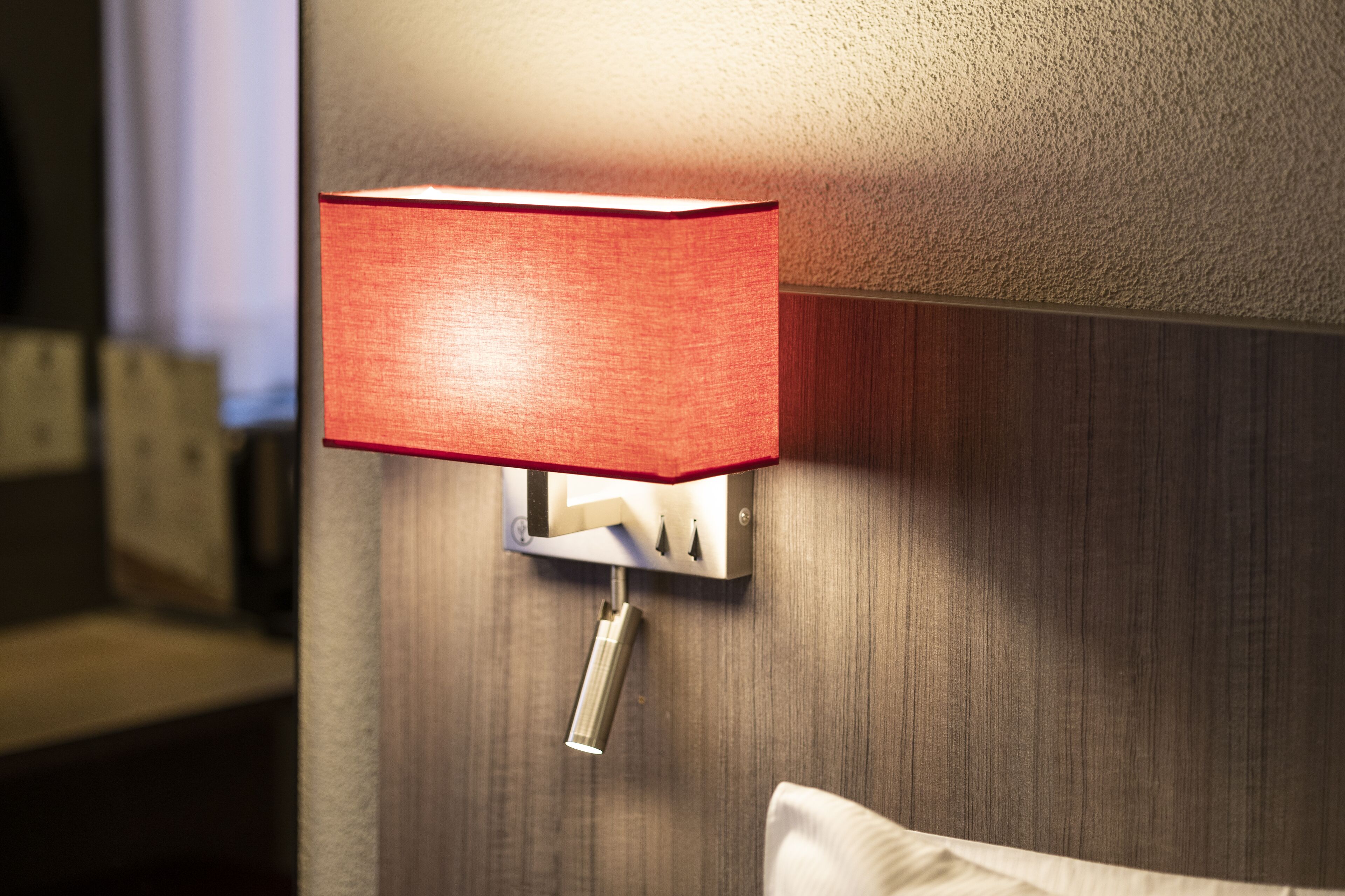 classic double room, 1 queen bed | in-room safe, desk, soundproofing, iron/ironing board