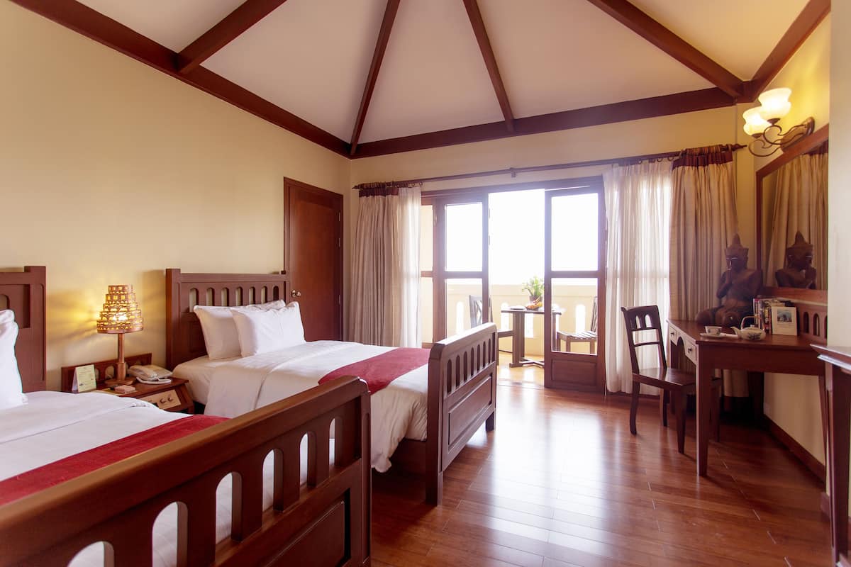 Premium bedding, Select Comfort beds, in-room safe, desk