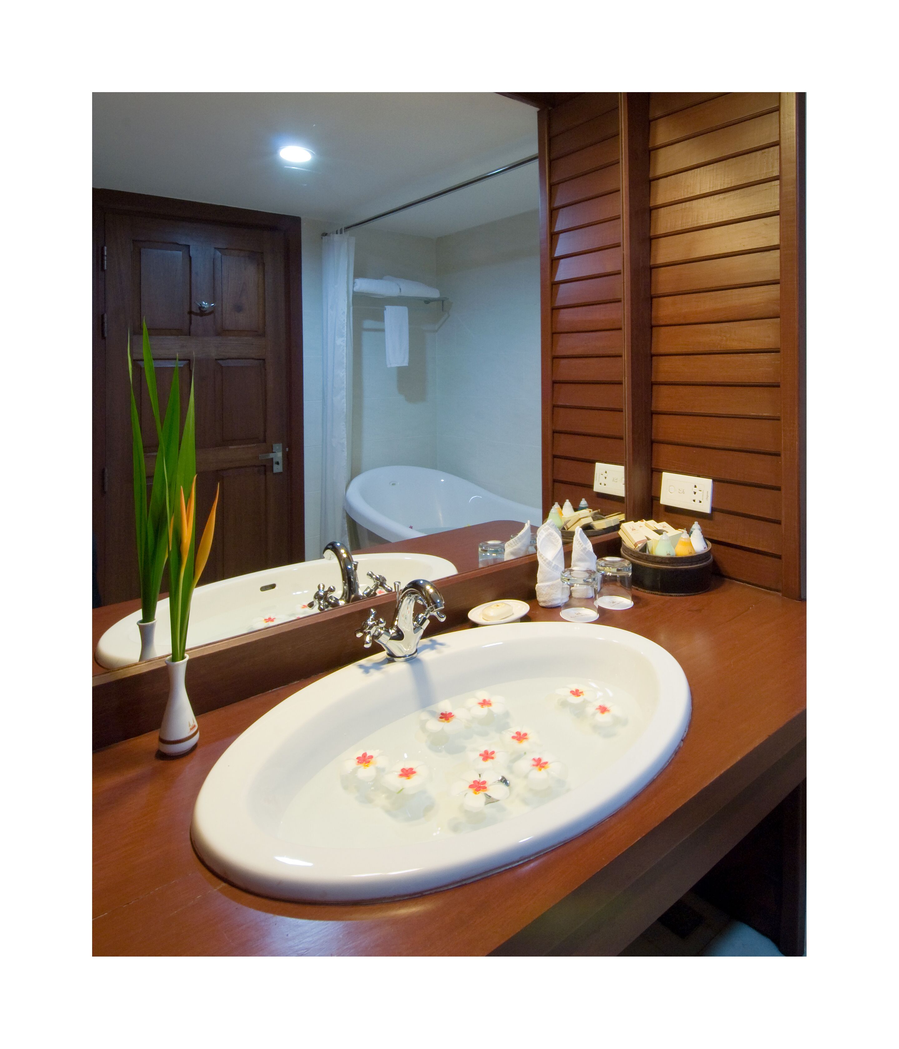 premium bedding, select comfort beds, minibar, in-room safe