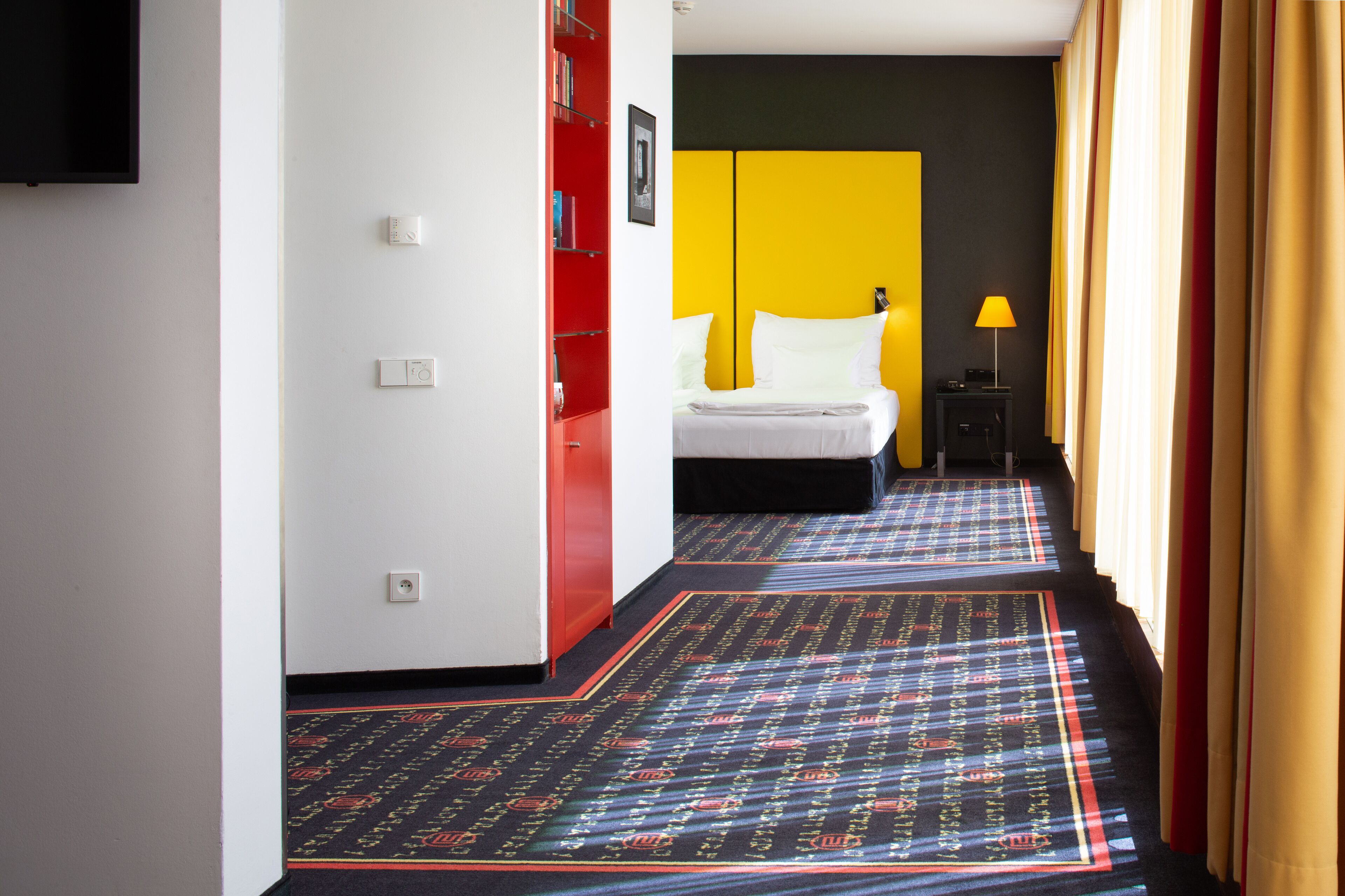 executive suite | hypo-allergenic bedding, minibar, in-room safe, desk