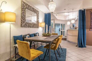 Lobby sitting area - Princess Hotel (Plochingen)