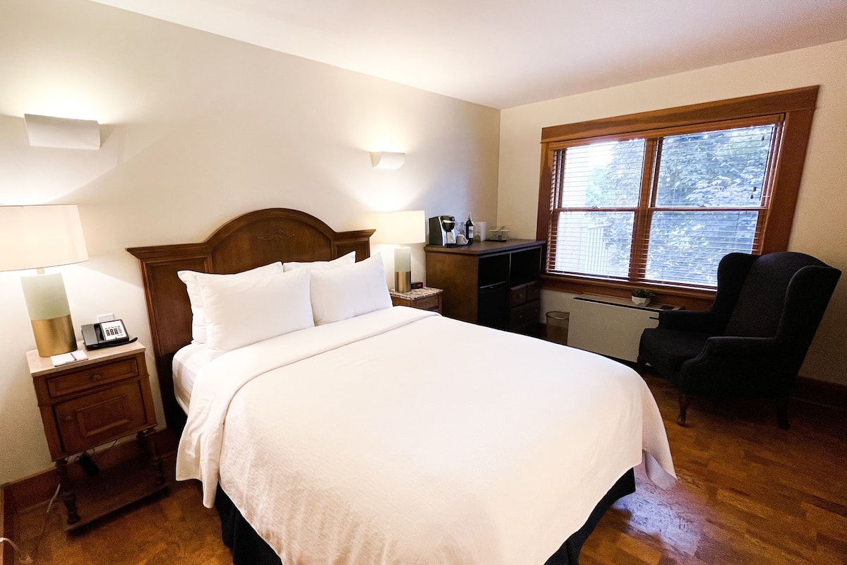 Luxe beddengoed, pillowtop-bedden, een minibar, een kluis op de kamer