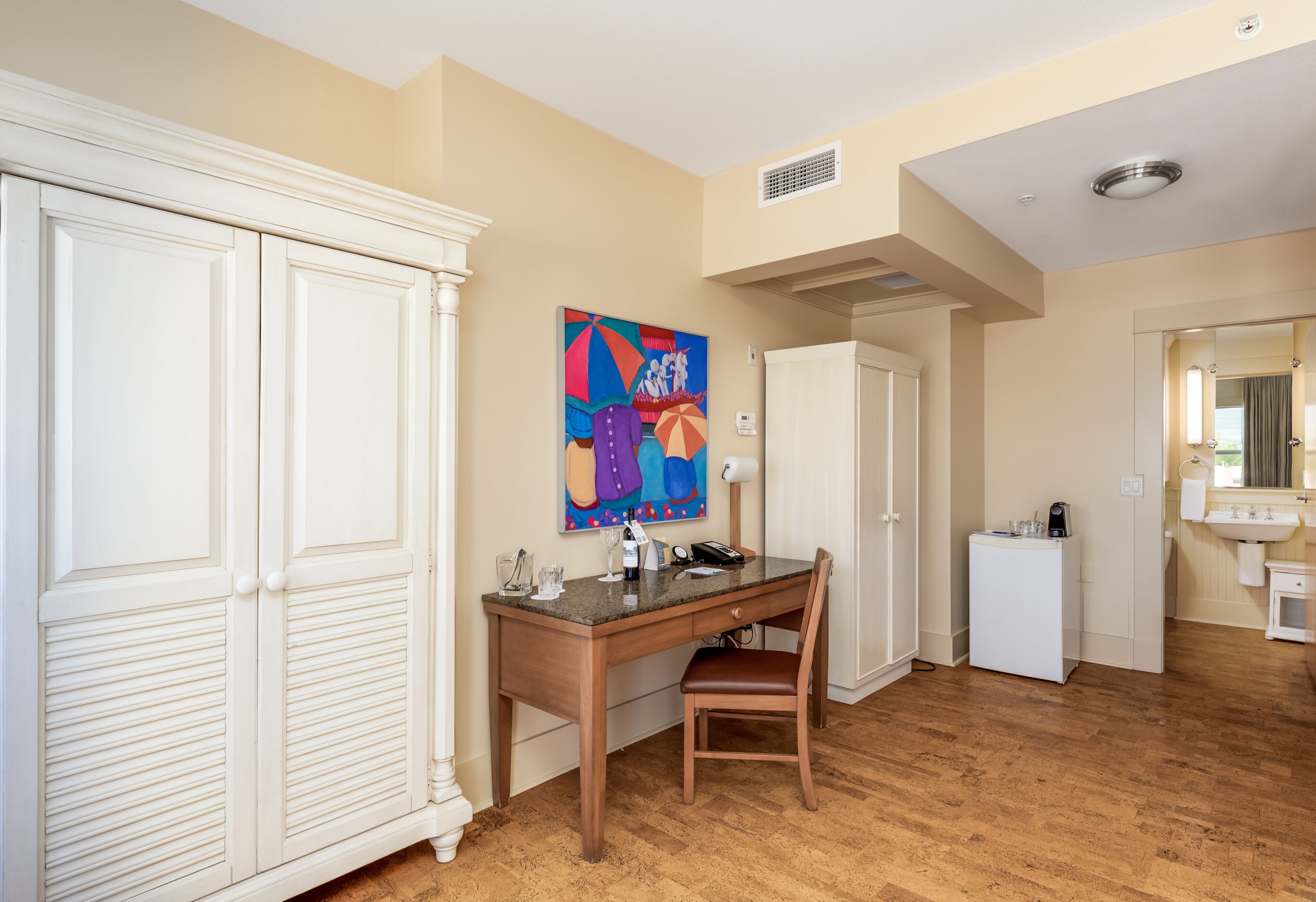 standard room, 1 queen bed | 1 bedroom, premium bedding, pillow-top beds, minibar