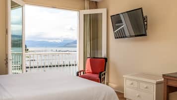 Luxe beddengoed, pillowtop-bedden, een minibar, een kluis op de kamer