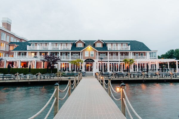 Hotel Eldorado At Eldorado Resort - British Columbia