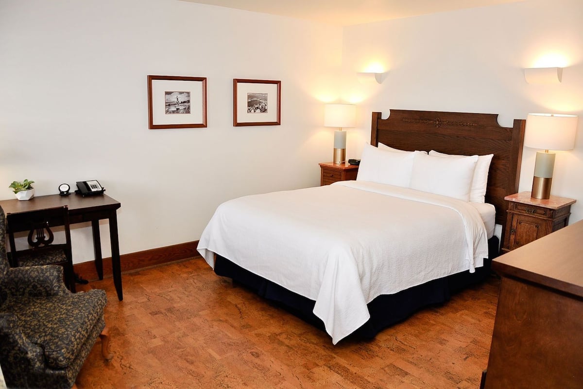 Luxe beddengoed, pillowtop-bedden, een minibar, een kluis op de kamer