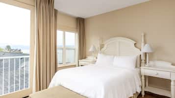 Premium bedding, pillow-top beds, minibar, in-room safe