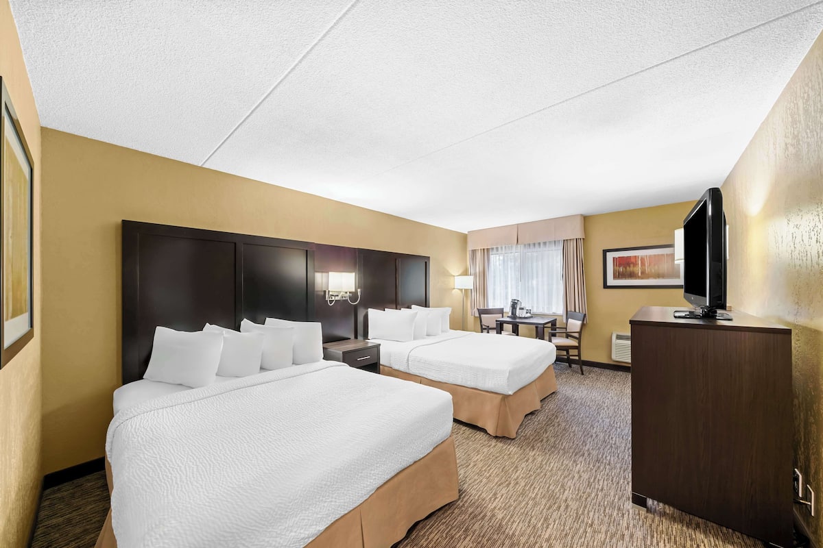 1 bedroom, blackout curtains, iron/ironing board, rollaway beds