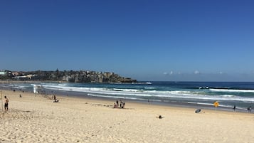 鄰近海灘