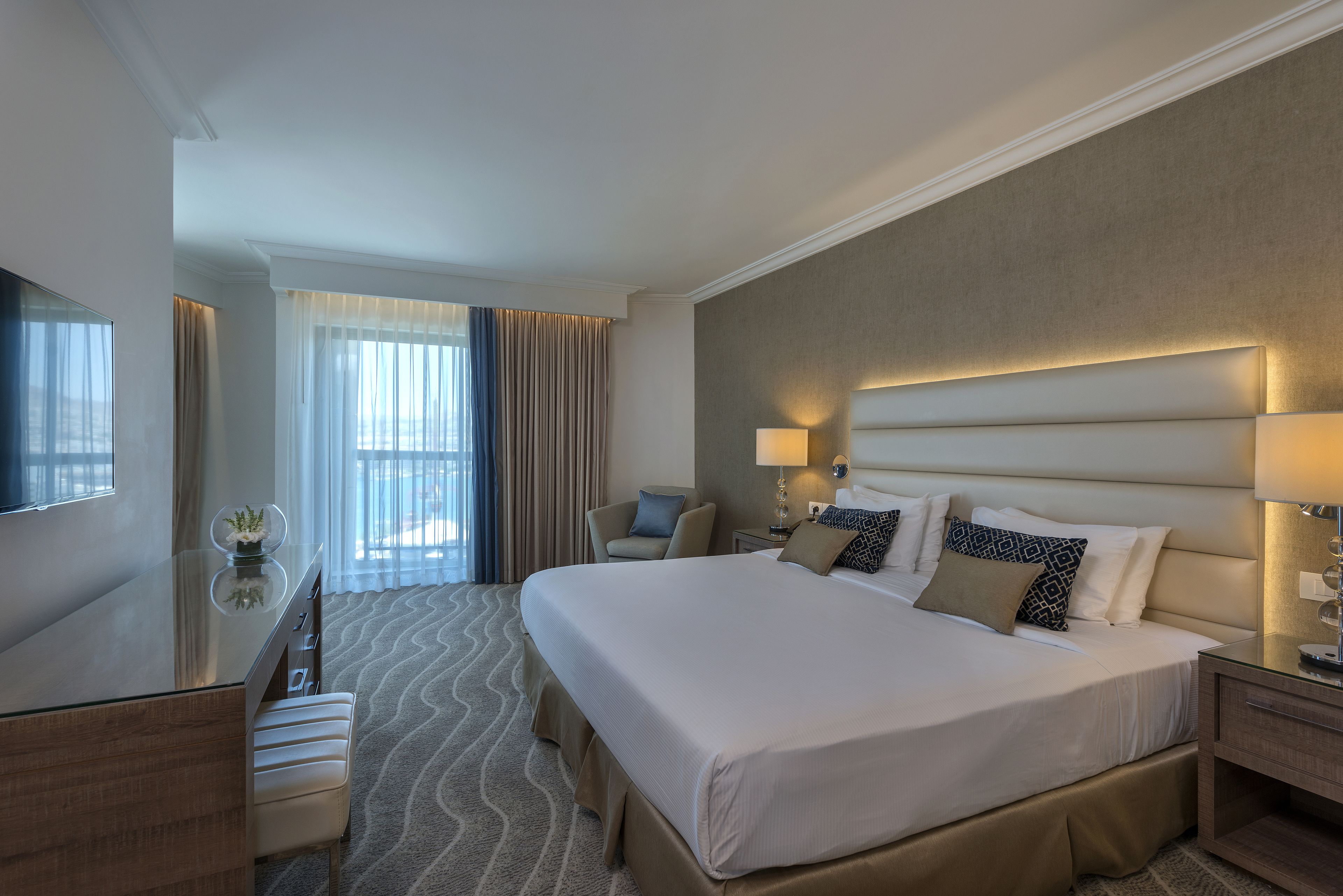 1 bedroom, hypo-allergenic bedding, minibar, in-room safe