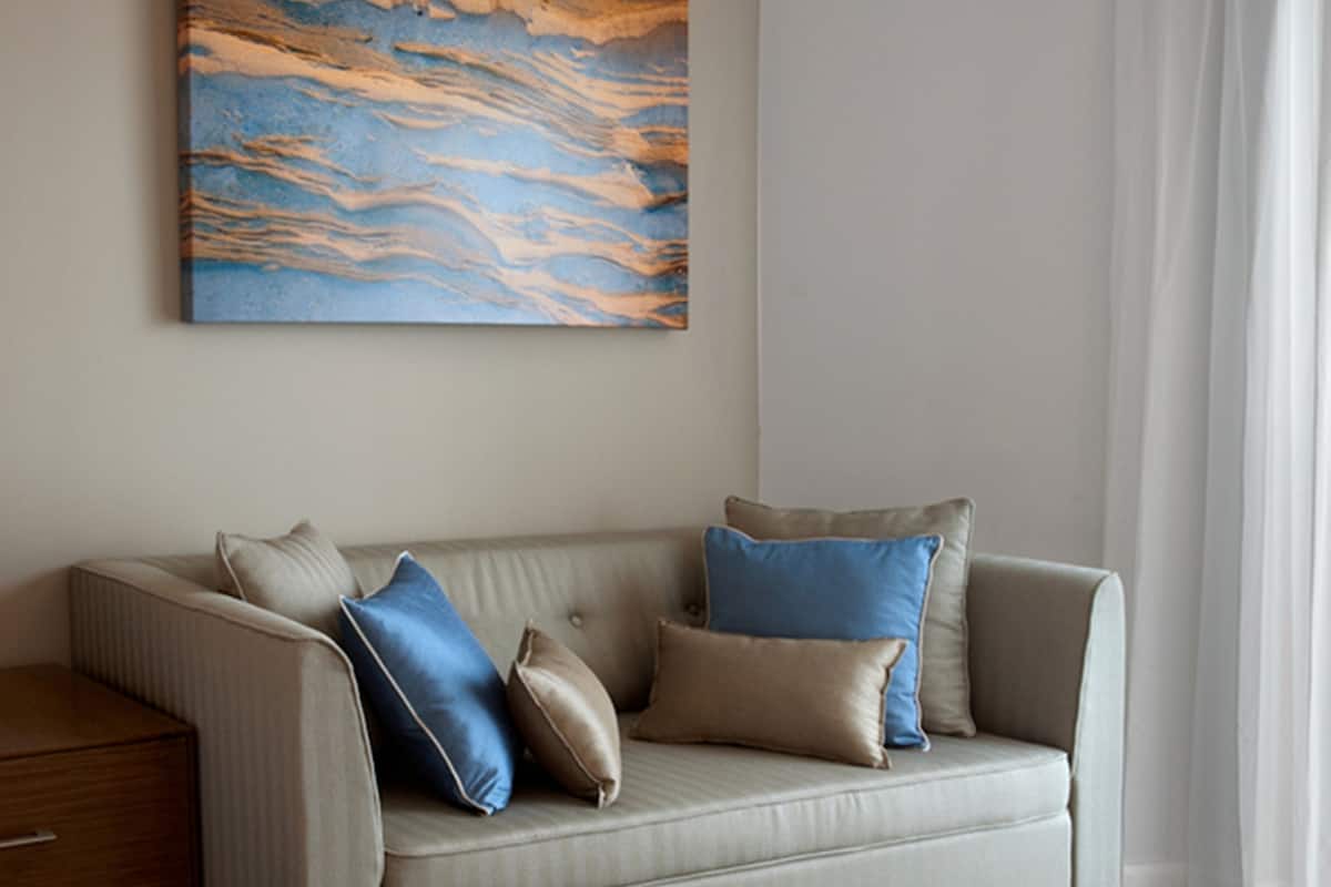 32-inch lcd tv with cable channels, tv