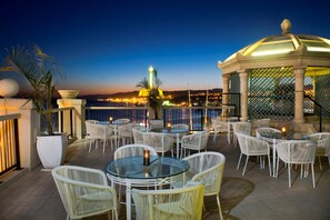 2 restaurants, breakfast, lunch, dinner served; international cuisine  - Queen of Sheba Eilat Hotel (Eilat)