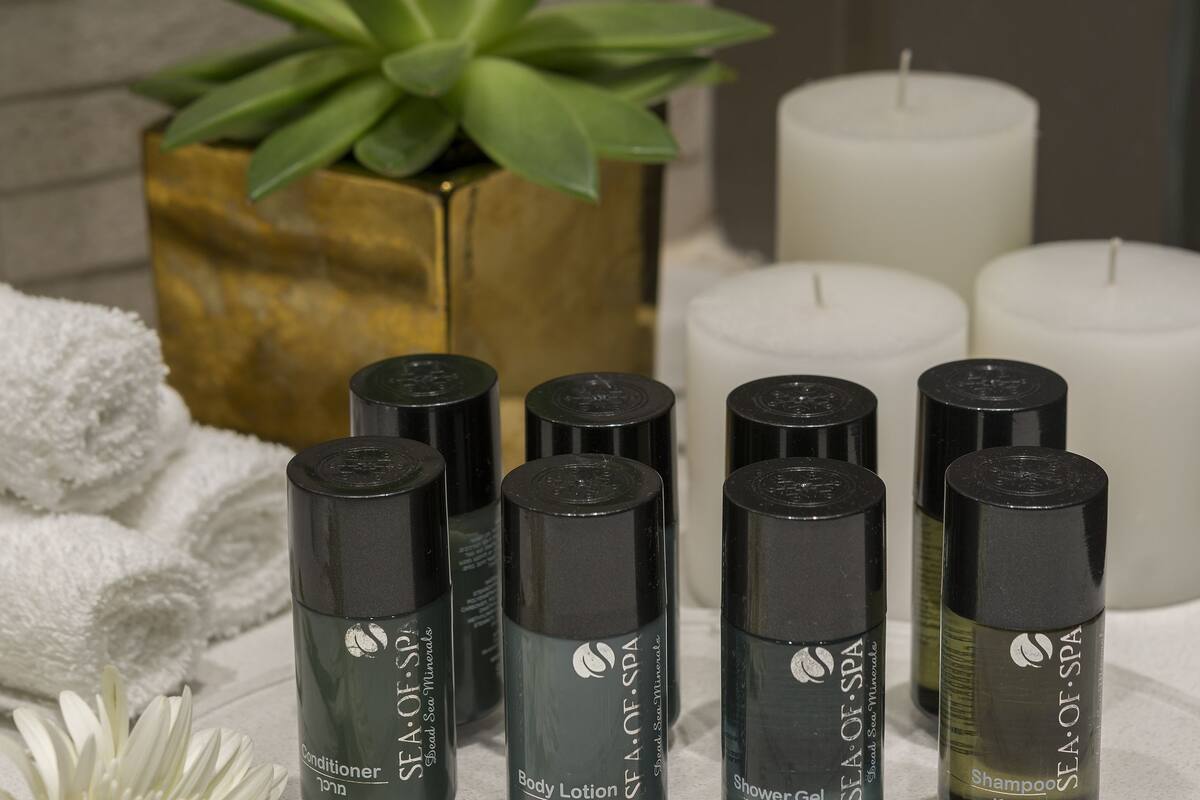 body treatments, aromatherapy, hot stone massages, deep-tissue massages