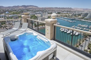 Plaza Suite | Balcony - Queen of Sheba Eilat Hotel (Eilat)