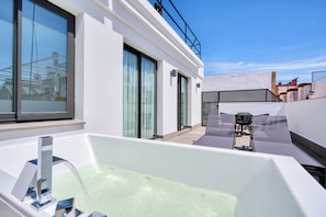 Deluxe Room, Terrace with Jacuzzi | Free minibar items, in-room safe, desk, laptop workspace - Hotel Murillo Reinoso (Seville)