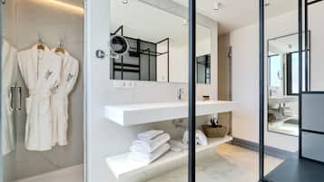 Deluxe Room, Terrace with Jacuzzi | Free minibar items, in-room safe, desk, laptop workspace