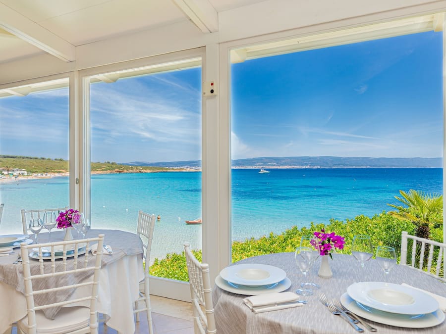 Breakfast, lunch, dinner served; local cuisine, sea views