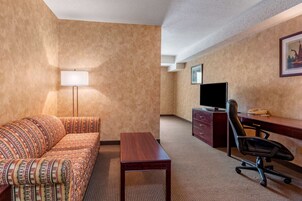 Suite, Non Smoking | Premium bedding, pillowtop beds, desk, blackout drapes
