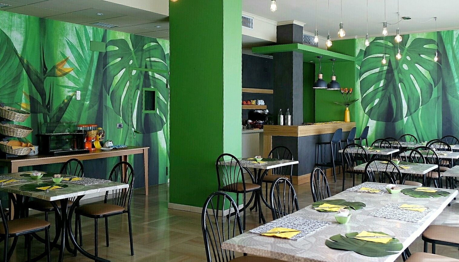 free daily continental breakfast