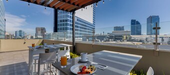 Isaaya Hotel Boutique by WTC