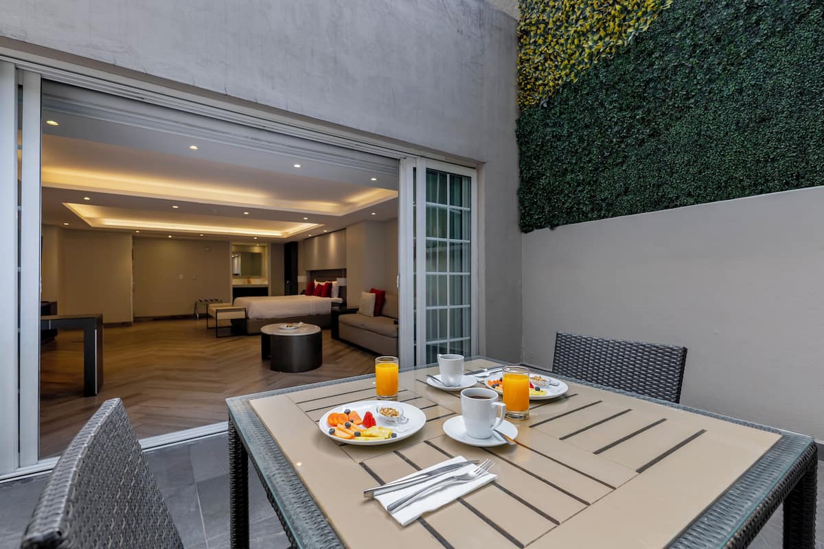 Junior Suite with Balcony or Terrace | ลานระเบียง/นอกชาน