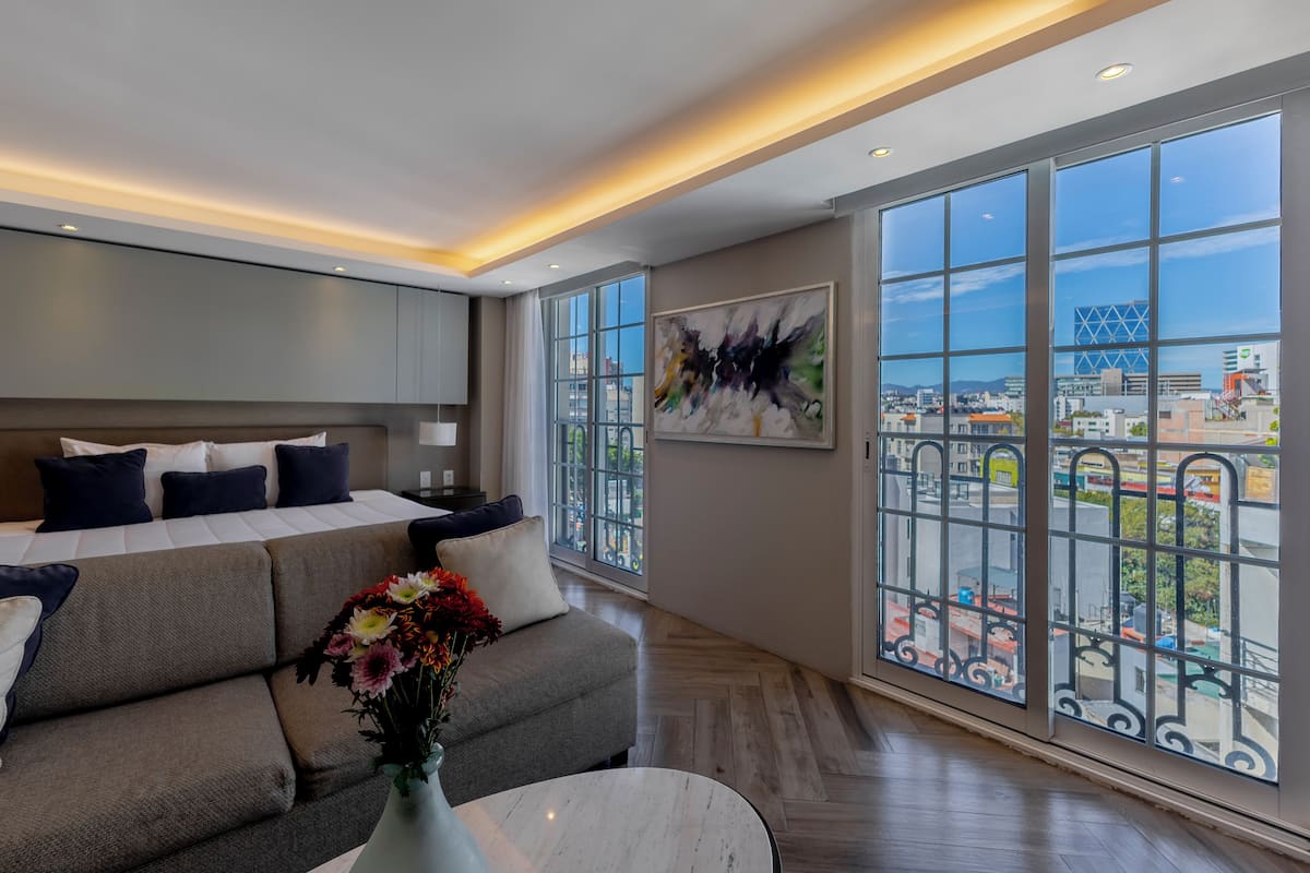 Deluxe Room, 1 King Bed with Sofa bed