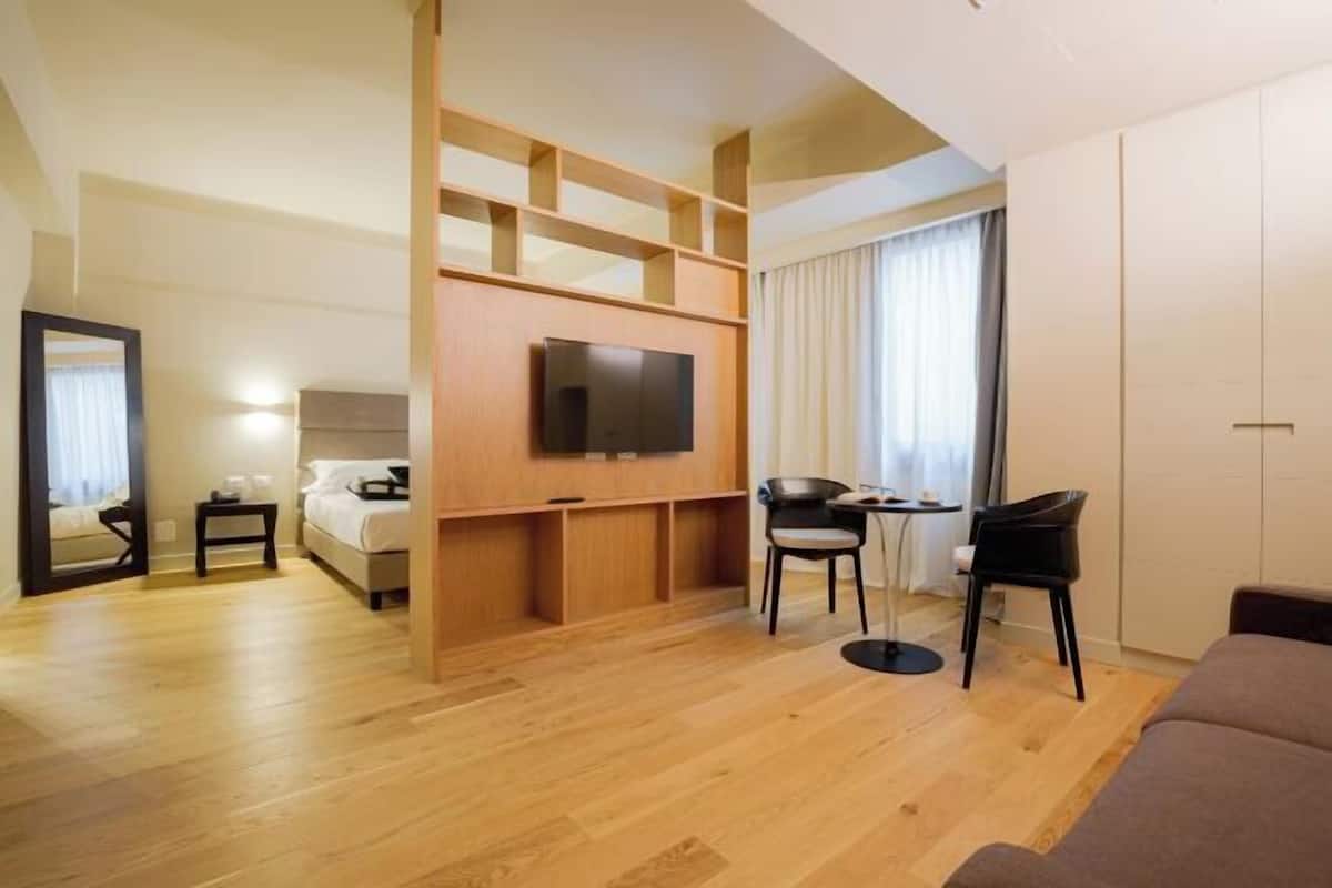 1 bedroom, minibar, in-room safe, desk