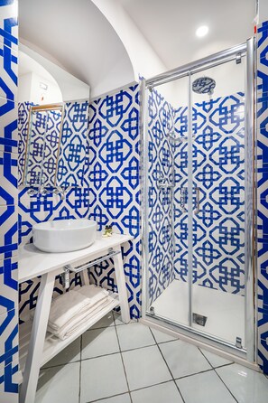 Shower, free toiletries, hair dryer, bidet - Torre Barbara (Vico Equense)
