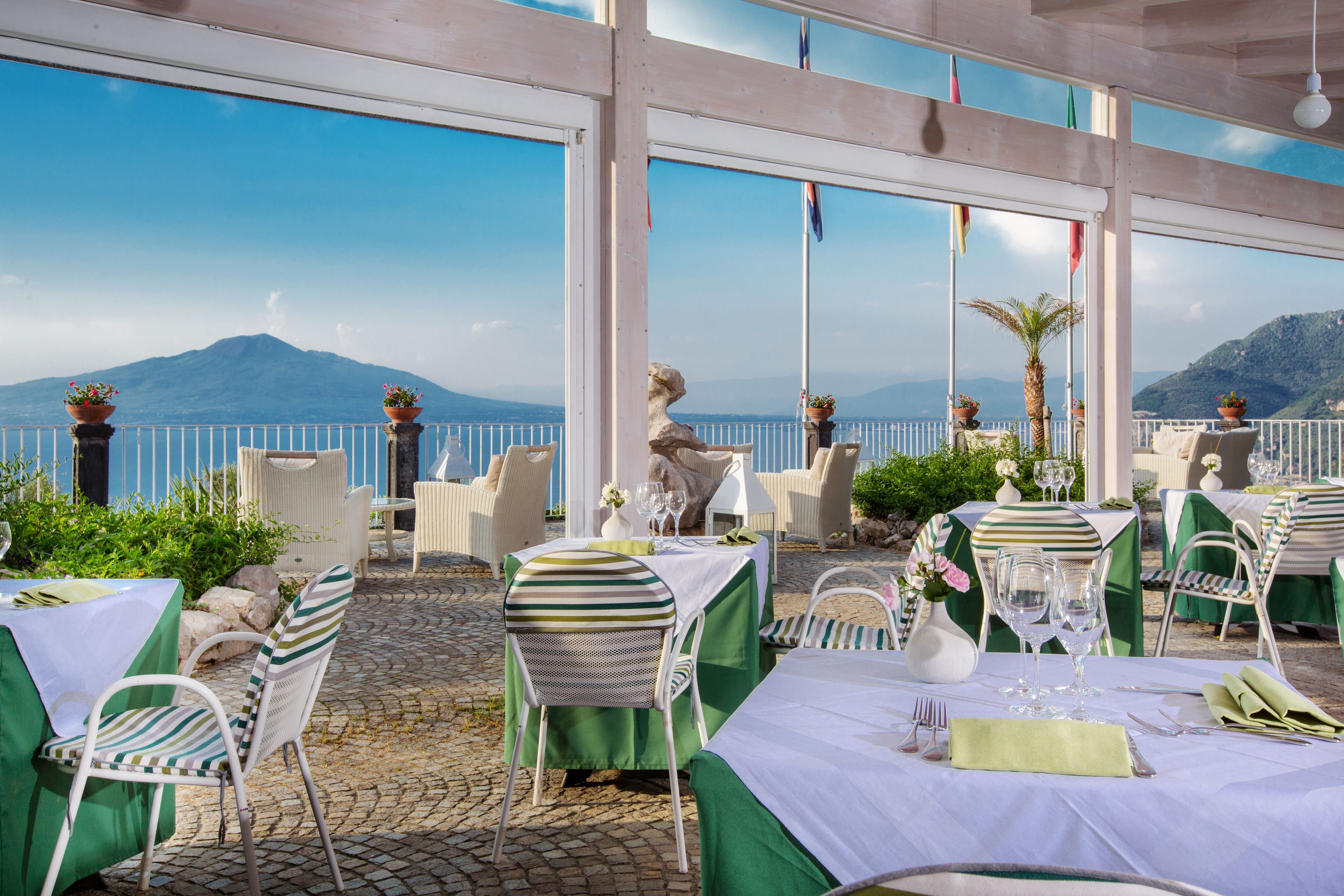 breakfast and dinner served