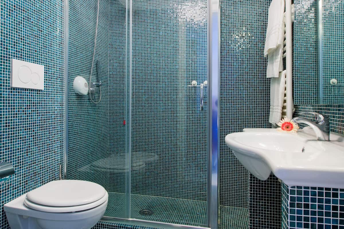 double or twin room, sea view | bathroom | shower, free toiletries, hair dryer, bidet