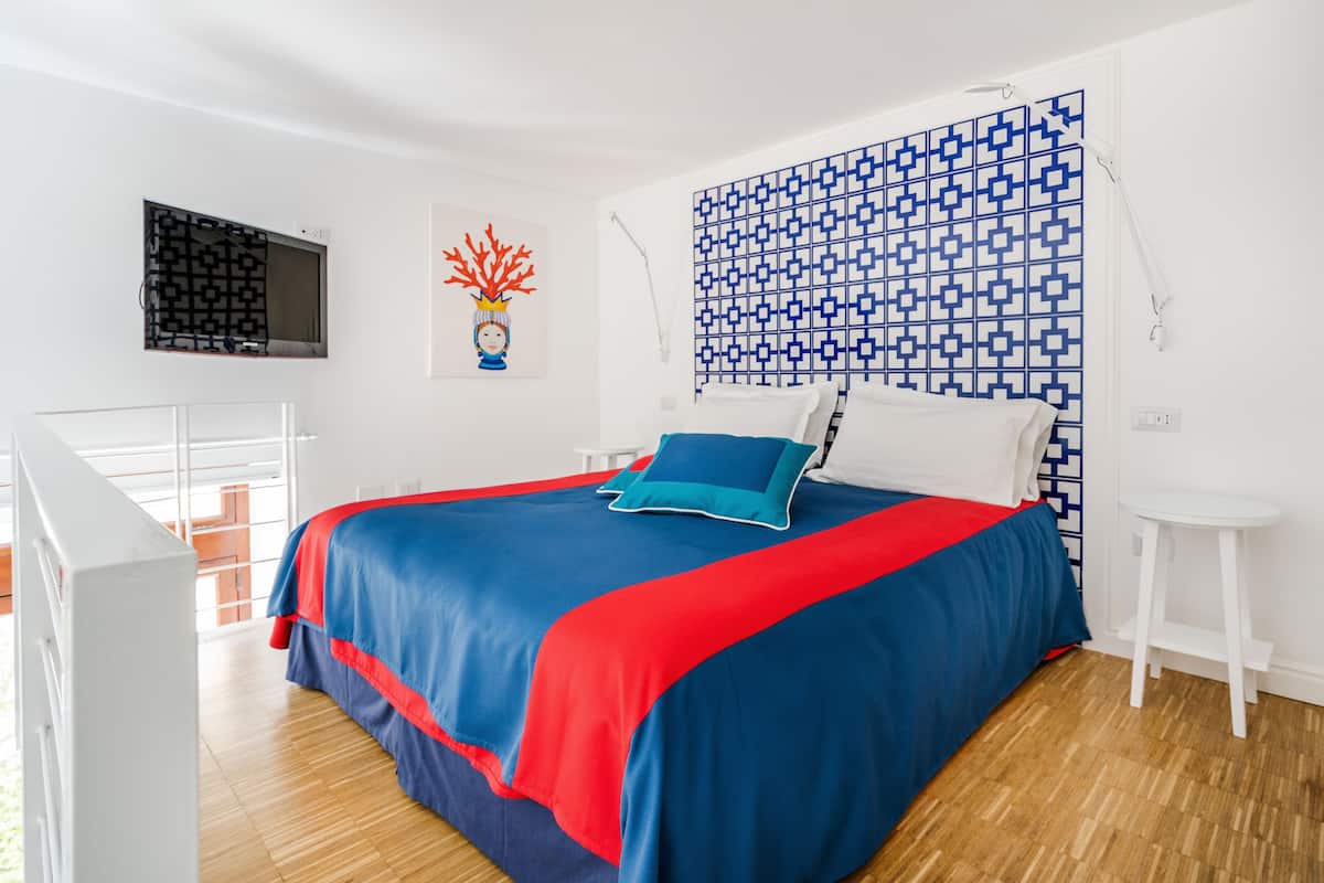 Junior Suite, 1 Queen Bed, Sea View
