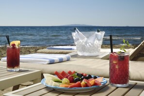 Spiaggia privata, sabbia bianca, navetta gratuita per la spiaggia