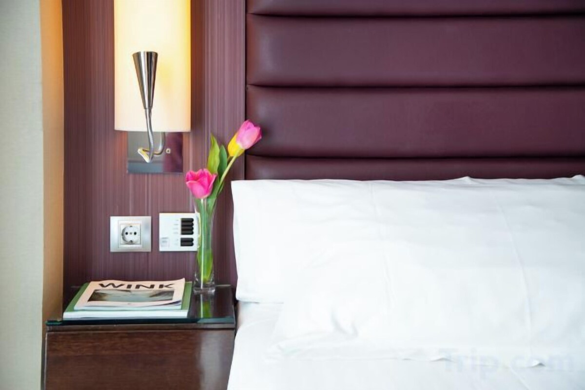 Minibar, in-room safe, desk, blackout drapes