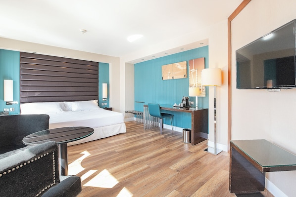 Suite Junior (Jacuzzi on the Terrace) | 1 camera, minibar, una cassaforte in camera, con stile personalizzato